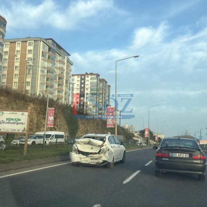 ÜNİVERSİTE YOLUNDA TRAFİK KAZASI