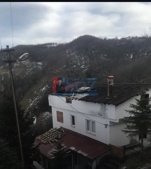 RÜZGAR ÇATIYI UÇURDU