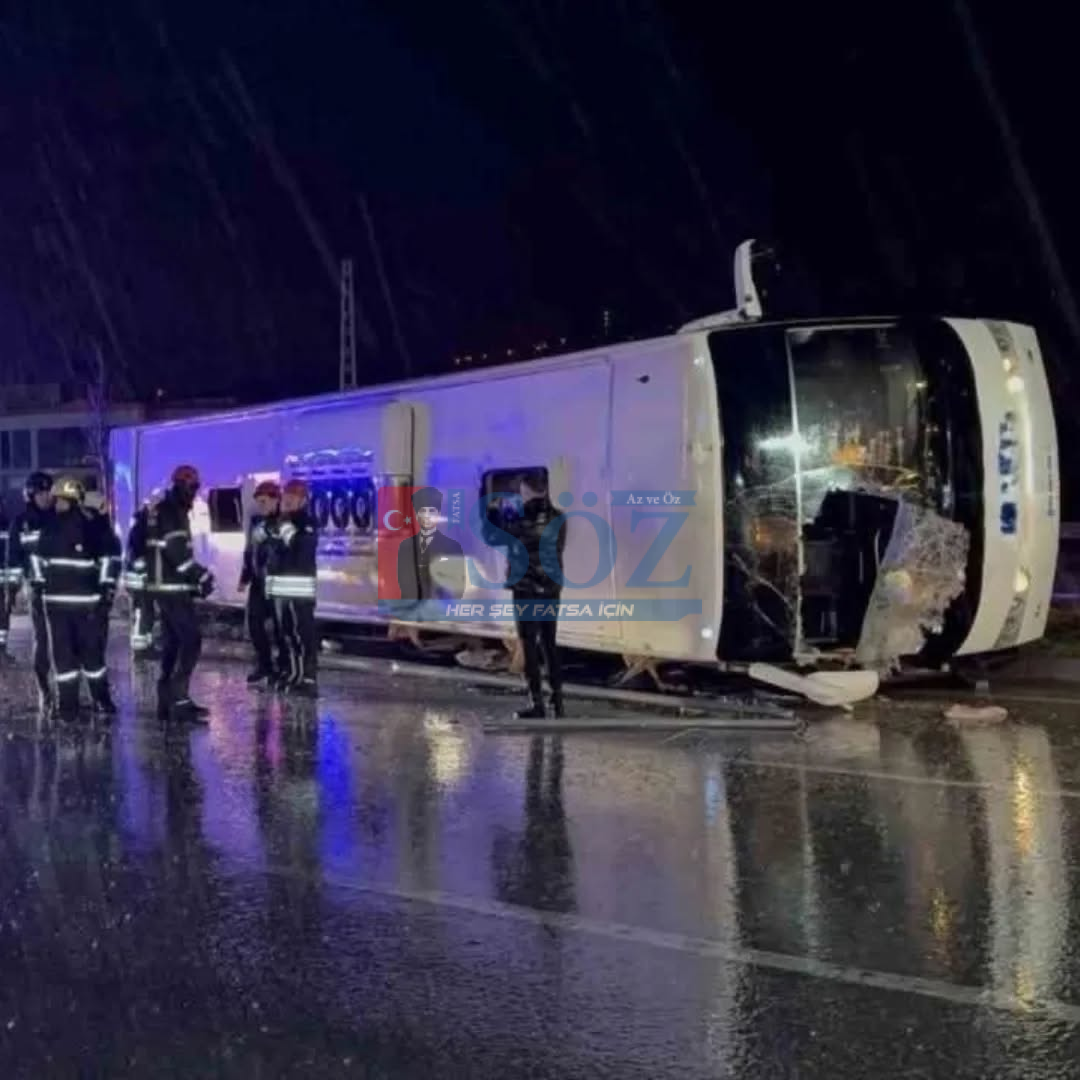 SAMSUN’DA YOLCU OTOBÜSÜ DEVRİLDİ: 6 YARALI