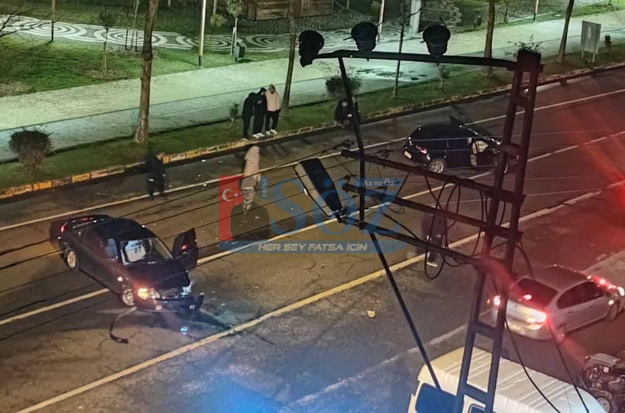 BOLAMAN’DA İKİ ARAÇ ÇARPIŞTI