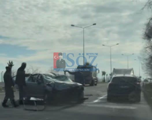 Karayolunda Korkutan Kaza: Araç Karşı Şeride Geçti