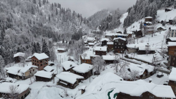 YÜKSEK KESİMLERDE KAR ULAŞIMI AKSATTI