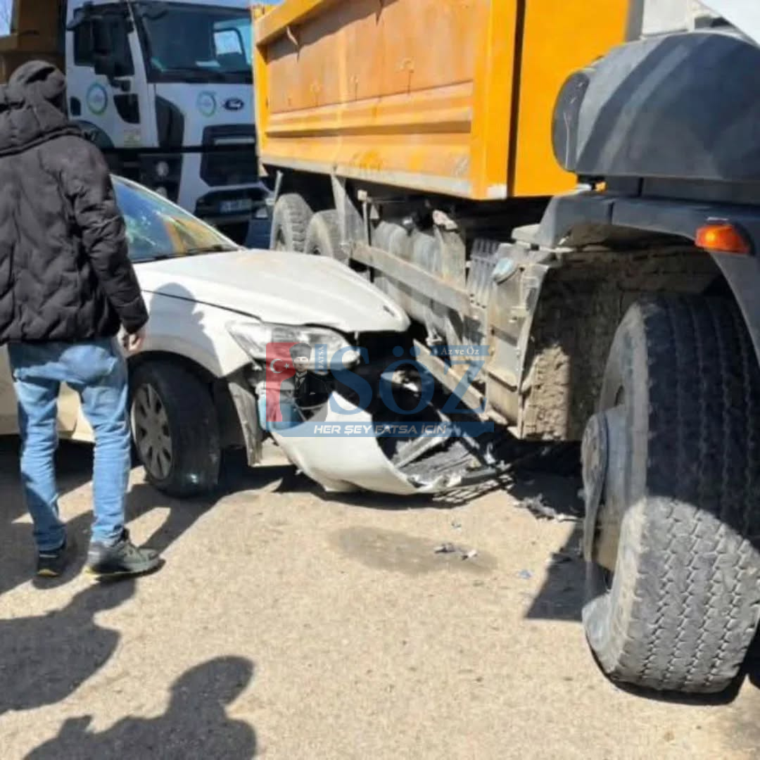 OTOMOBİL İLE HAFRİYAT KAMYONU ÇARPIŞTI!