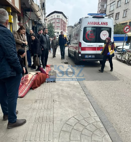 Fatsa’da Yaşlı Kadın Kaldırımda Fenalaştı