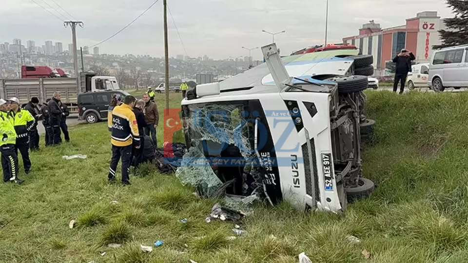 Öğrencileri Taşıyan Minibüs Şarampole Devrildi: 15 Yaralı