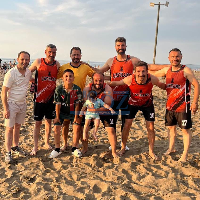 FATSA’DA PLAJ FUTBOLUNDA FARK YARATIYORLAR