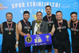 ÇINAR FESTİVALİ’NDE PLAJ SPORLARININ ŞAMPİYONLARI ÖDÜLLERİNİ ALDI